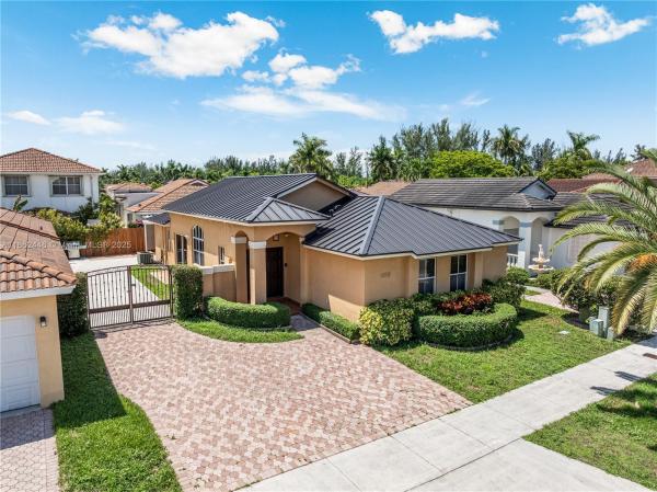 Shoma Homes At Tamiami, 1070 NW 129th Pl, Tamiami, Florida 33182, image 2