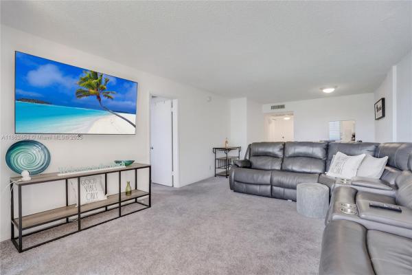 Lighthouse Point Plaza, 4502 N Federal Hwy #334D, Lighthouse Point, Florida 33064, image 2