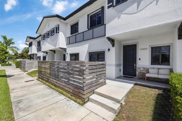 Tropical Breeze Townhouses, 13353 SW 250th Ter, Princeton, Florida 33032, image 3