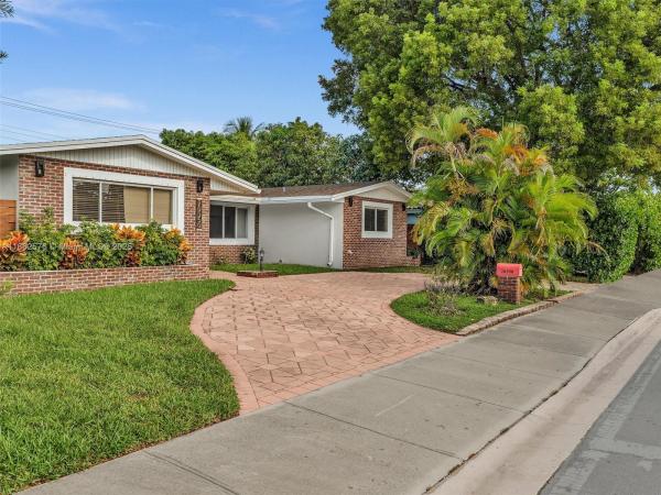 20350 Highland Lakes Blvd, Miami, Florida 33179, image 1