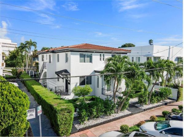 Garden, 815 W 39th St #1, Miami Beach, Florida 33140, image 1