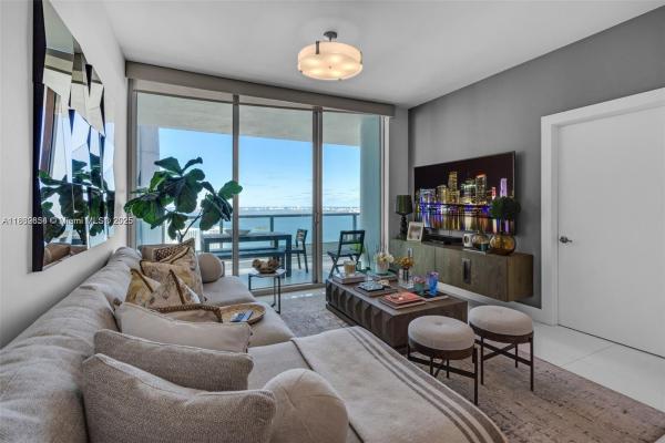 900 Biscayne Bay, 900 Biscayne Blvd #5208, Miami, Florida 33132, image 1