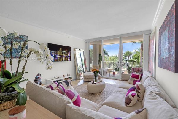 Resort Villa, 701 Crandon Blvd 302, Key Biscayne, Florida 33149, image 1