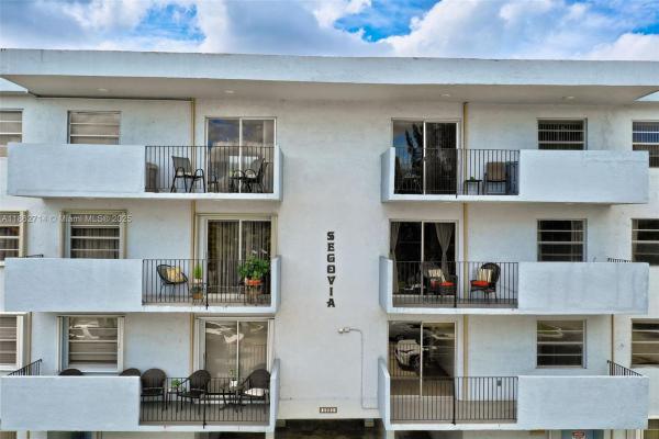 1221 SW 122 Ave 215, Unincorporated Dade County, Florida 33184, image 1