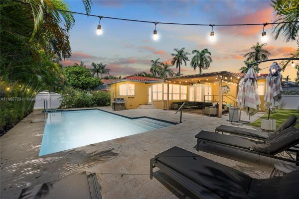 Hollywood Lakes, 1426 Tyler St, Hollywood, Florida 33020, image 2