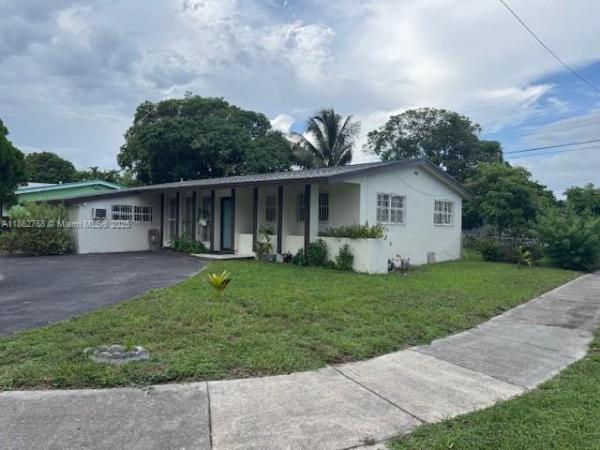 Scott Lake Manor, 1301 NW 175th St, Miami Gardens, Florida 33169, image 2