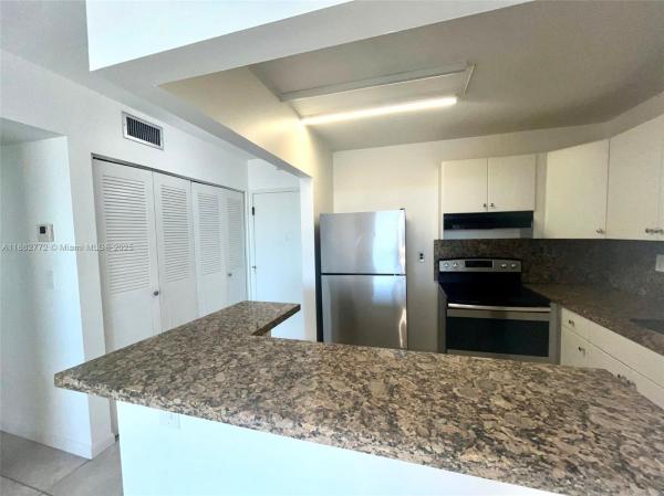 3 Horizons South, 1465 NE 123 St 814, North Miami, Florida 33161, image 1