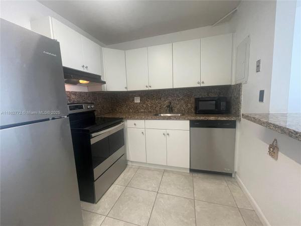 3 Horizons South, 1465 NE 123rd St #814, North Miami, Florida 33161, image 2