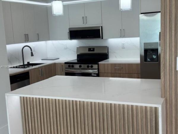 The Clipper At Biscayne Cove, 18151 NE 31st Ct #904, Aventura, Florida 33160, image 1