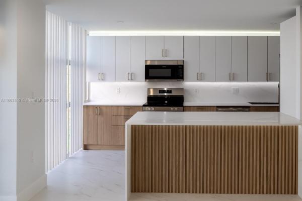 Tower At Biscayne Cove, 18181 NE 31st Ct #505, Aventura, Florida 33160, image 1