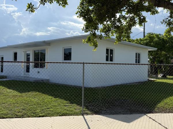 11805 SW 185th St, Unincorporated Dade County, Florida 33177, image 1