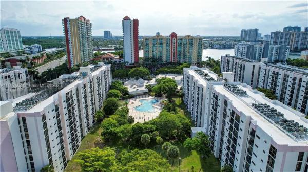 Plaza Of The Americas, 17021 N Bay Rd #809, Sunny Isles Beach, Florida 33160, image 1