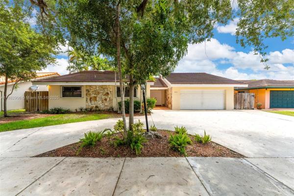 8131 SW 90th Ave, Unincorporated Dade County, Florida 33173, image 1