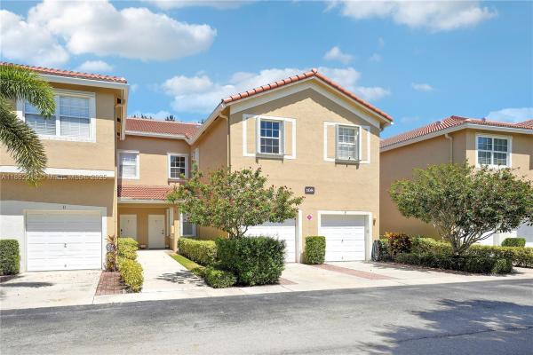 Tequesta Trace, 108 Lighthouse Cir #E, Tequesta, Florida 33469, image 1