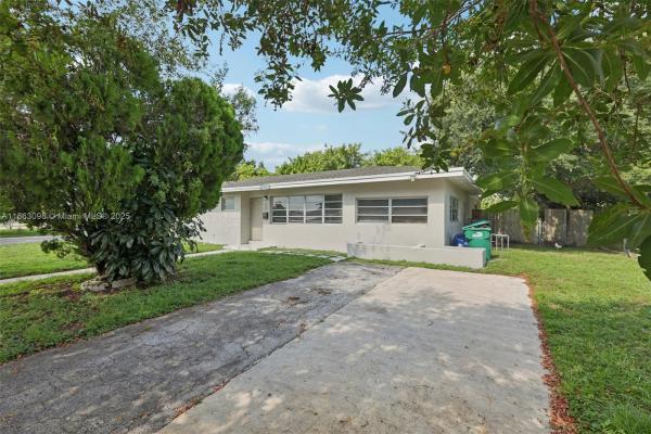 Sierra, 19110 N Miami Ave, Miami Gardens, Florida 33169, image 3