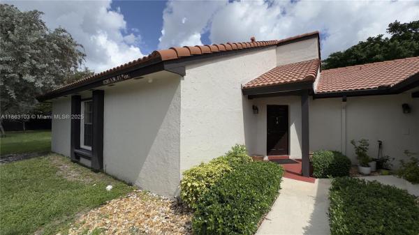 15205 SW 45 Ter 45e, Unincorporated Dade County, Florida 33185, image 1