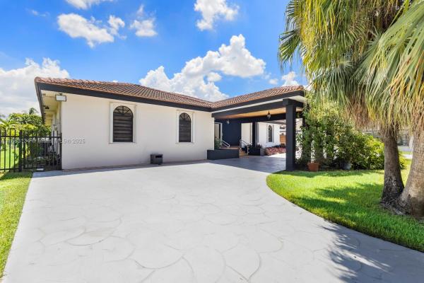 161 SW 129th Ave, Unincorporated Dade County, Florida 33184, image 1