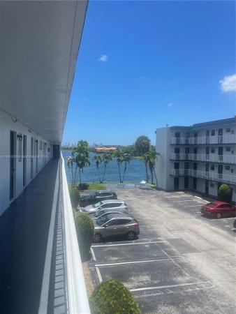 445 NE 195th St #326, Unincorporated Dade County, Florida 33179, image 1