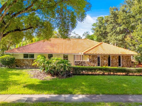 Loch Lomond, 7210 W Troon Cir #., Miami Lakes, Florida 33014, image 1