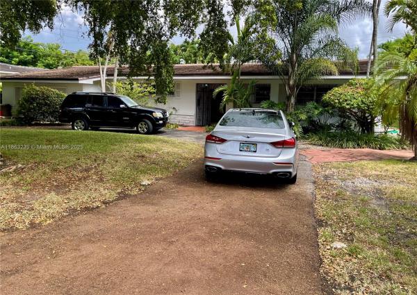 Coral Gables Country Club, 1535 Mercado Ave, Coral Gables, Florida 33146, image 1