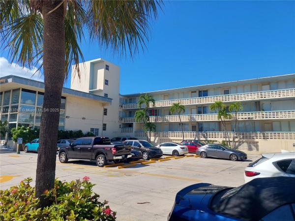 72 Park, 6484 Indian Creek Dr #320, Miami Beach, Florida 33141, image 2