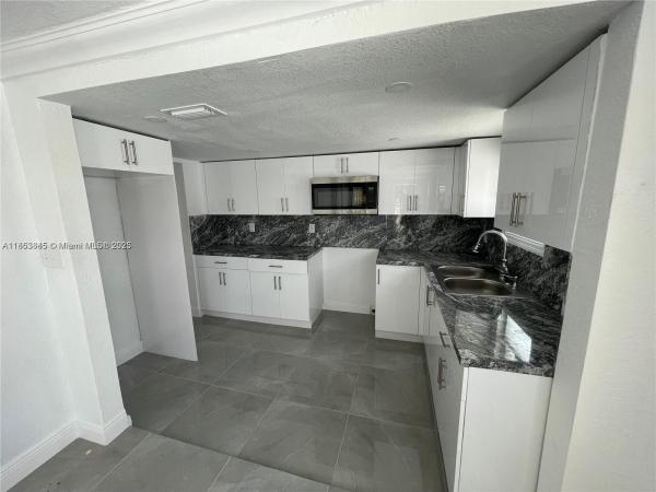Hialeah Residential, 508 E 40th St, Hialeah, Florida 33013, image 2