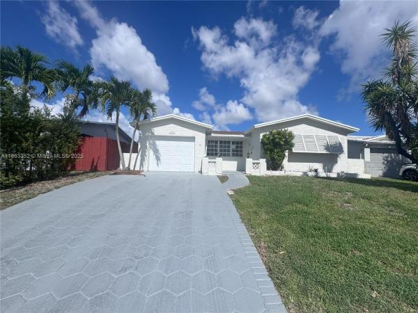 Hollywood Hills, 2201 N 54th Ave, Hollywood, Florida 33021, image 1