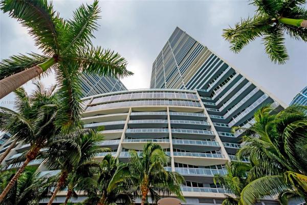 Icon Brickell Tower 2, 495 Brickell Ave #520, Miami, Florida 33131, image 1