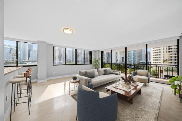 Brickell Key Two, 540 Brickell Key Dr #815, Miami, Florida 33131, image 2