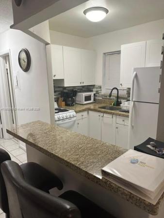 Salem House, 251 172nd St #121, Sunny Isles Beach, Florida 33160, image 1
