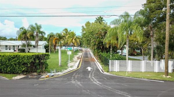 Bobby Estate, Kendall, Florida 33176, image 2