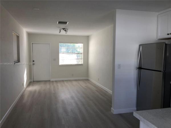 Crystal Court Manor, 1301 N 12th Ct #3B, Hollywood, Florida 33019, image 2