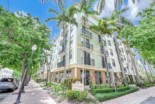 Regent Park At Young Circle, 1900 Van Buren St #311B, Hollywood, Florida 33020, image 1