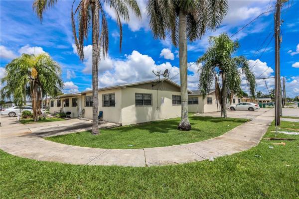 Carroll Villa, 506 NW 7th Ave, Florida City, Florida 33034, image 1