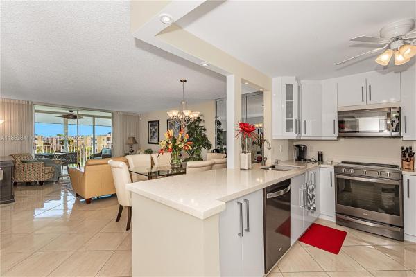 Meadowbrook Lakes, 1025 SE 2nd Ave #407, Dania Beach, Florida 33004, image 1