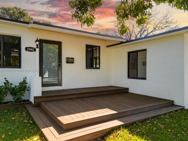 Dixie Gardens, 2442 Grant St, Hollywood, Florida 33020, image 3