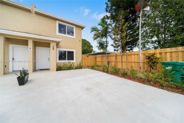 1183 NE 111th St #1183, Unincorporated Dade County, Florida 33161, image 1