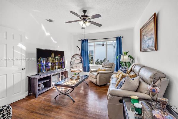 Jefferson Heights Ocean Beach, 825 Jefferson Ave 4, Miami Beach, Florida 33139, image 1