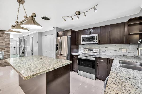 Deer Run Springs, 4299 Coral Springs Dr #3A, Coral Springs, Florida 33065, image 1