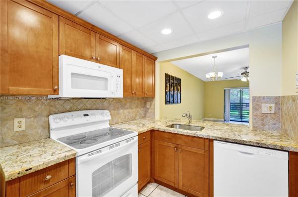 Sunrise Lakes 4, 10332 Sunrise Lakes Blvd #206, Sunrise, Florida 33322, image 1