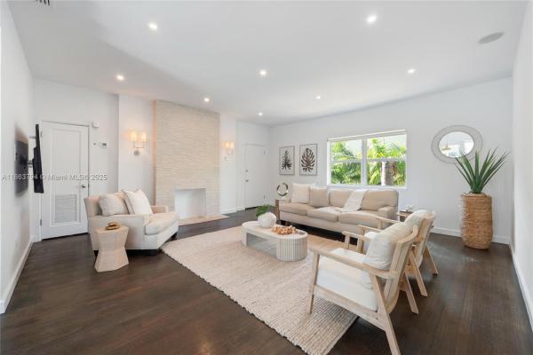Kim Aimee, 4015 N Meridian Ave 4, Miami Beach, Florida 33140, image 1
