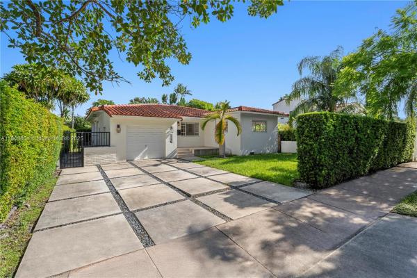 Coral Gables Country Club, 1307 Valencia Ave, Coral Gables, Florida 33134, image 1