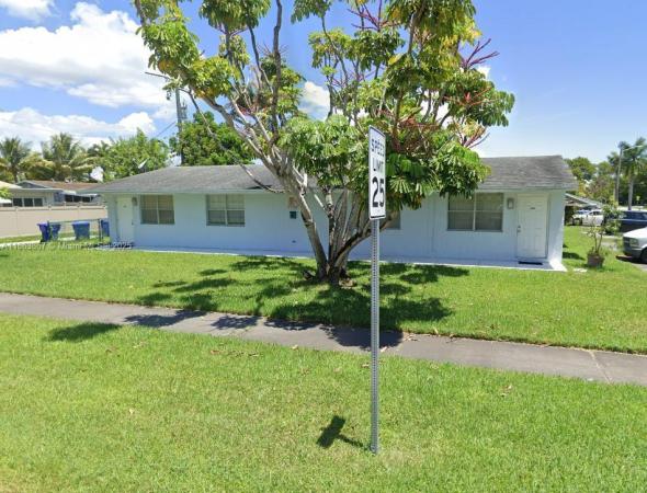 Flamingo Manors, 2100 N 14th Ave, Hollywood, Florida 33020, image 1
