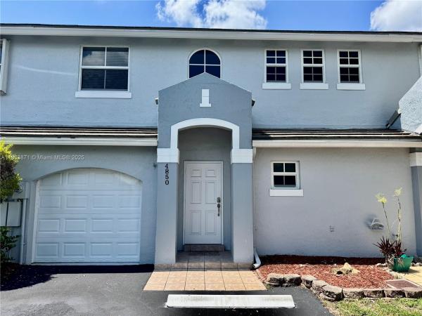 Les Chateaux, 4850 Grapevine Way, Davie, Florida 33331, image 3