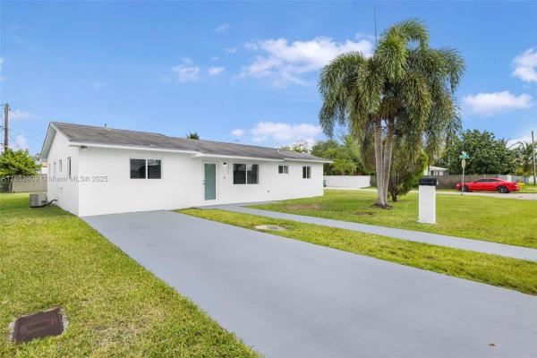 10935 SW 217th Ter, Miami, Florida 33170, image 1