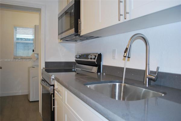 Feller Estates, 3641 NE 1st Ter, Oakland Park, Florida 33334, image 1