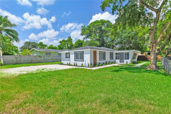 Fulford Highlands, 16200 NE 3rd Ave, Golden Glades, Florida 33162, image 2