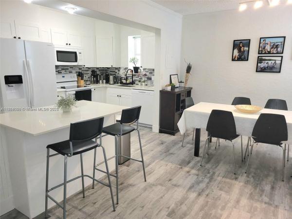 Villa Dorada, 20350 W Country Club Dr #PH8-4, Aventura, Florida 33180, image 1