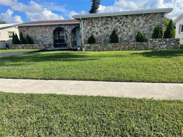 Sunrise Golf Village, 9590 NW 24th Pl #9590, Sunrise, Florida 33322, image 1