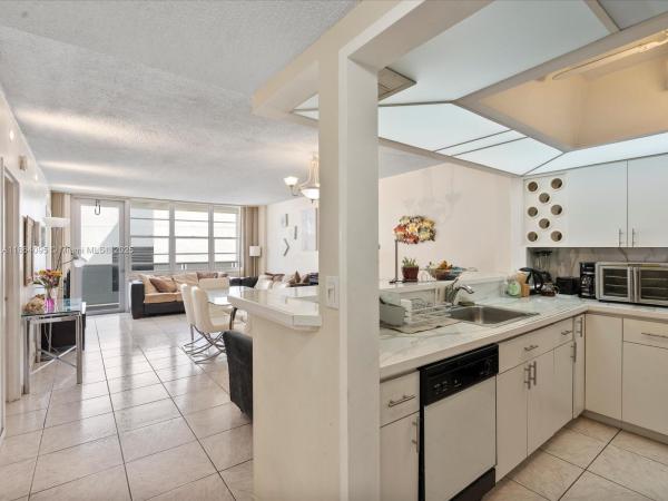 3725 S Ocean Dr #1207, Hallandale Beach, Florida 33019, image 3